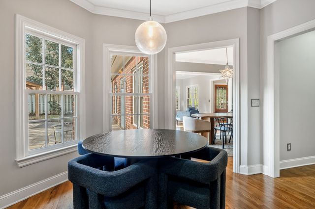 1207 Grandview Dr, Nashville, TN 37215