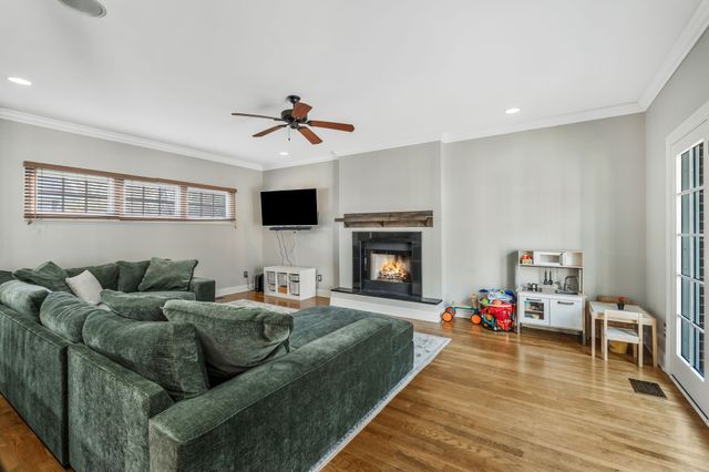 1207 Grandview Dr, Nashville, TN 37215