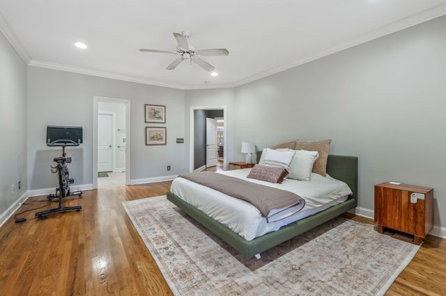 1207 Grandview Dr, Nashville, TN 37215