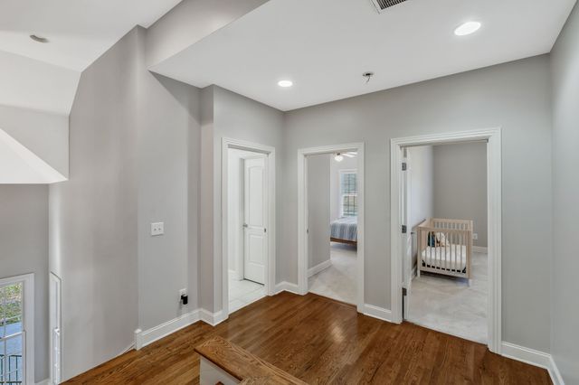 1207 Grandview Dr, Nashville, TN 37215