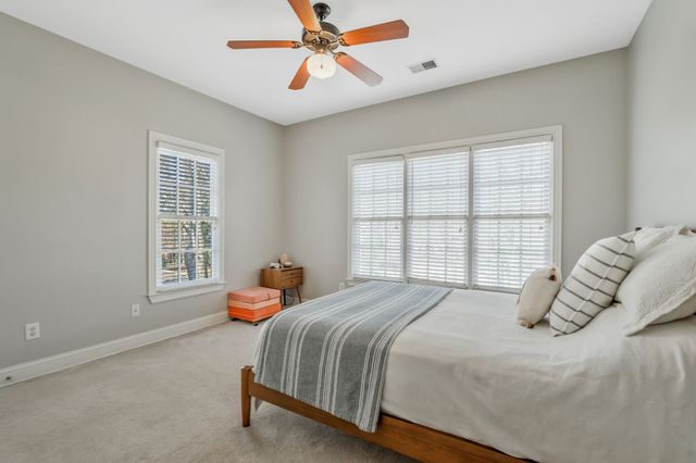 1207 Grandview Dr, Nashville, TN 37215