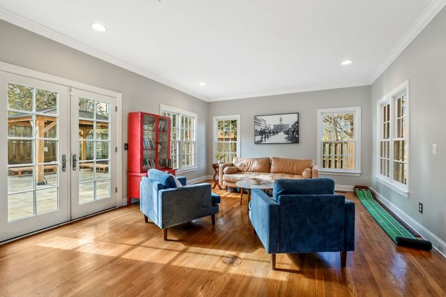 1207 Grandview Dr, Nashville, TN 37215