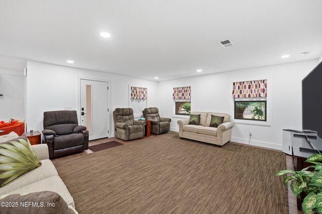 15725 SHARK Road W, Jacksonville, FL 32226