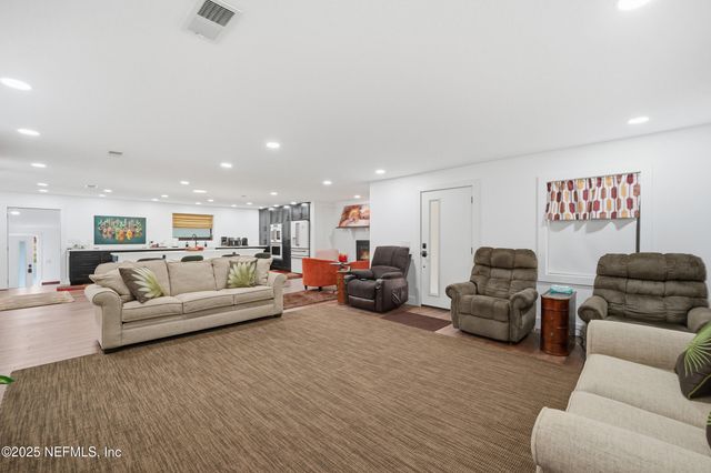 15725 SHARK Road W, Jacksonville, FL 32226