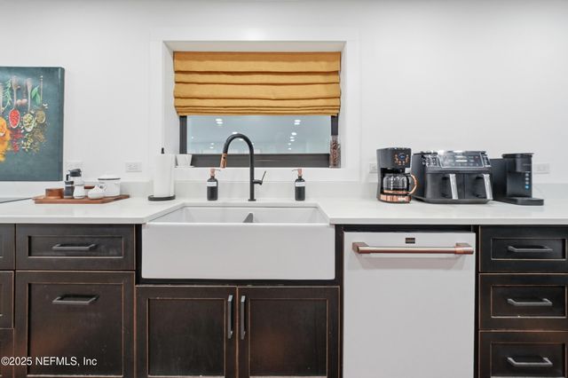 15725 SHARK Road W, Jacksonville, FL 32226