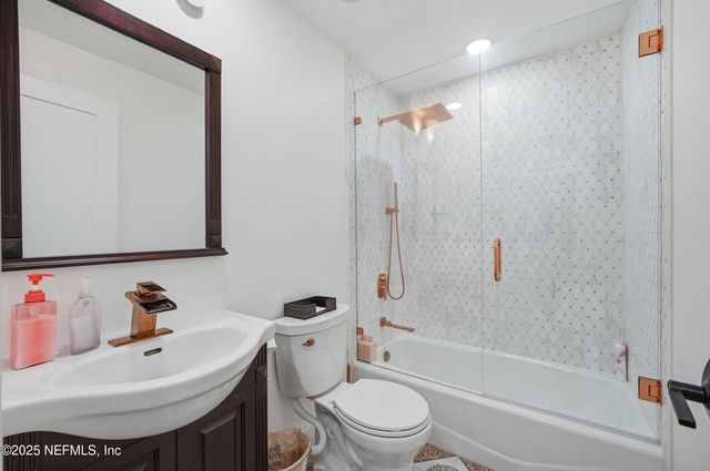 15725 SHARK Road W, Jacksonville, FL 32226