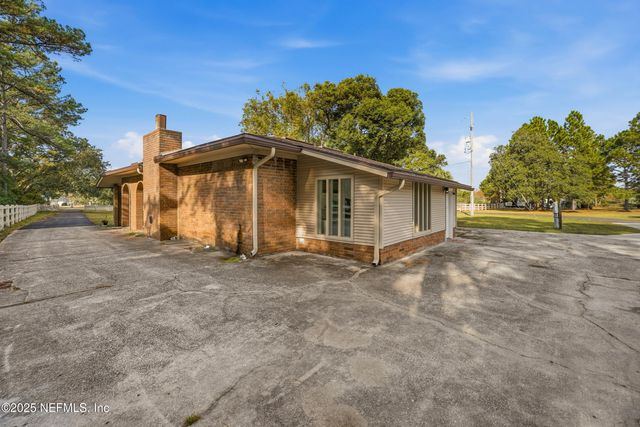 15725 SHARK Road W, Jacksonville, FL 32226