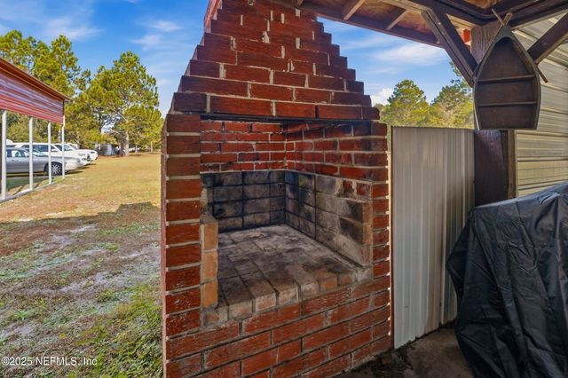 15725 SHARK Road W, Jacksonville, FL 32226