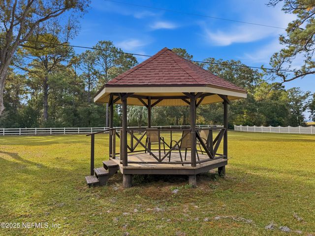 15725 SHARK Road W, Jacksonville, FL 32226