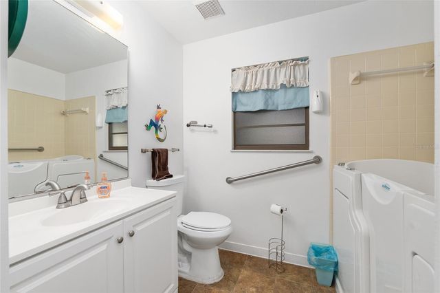 8479 NW 38TH DRIVE, Gainesville, FL 32653