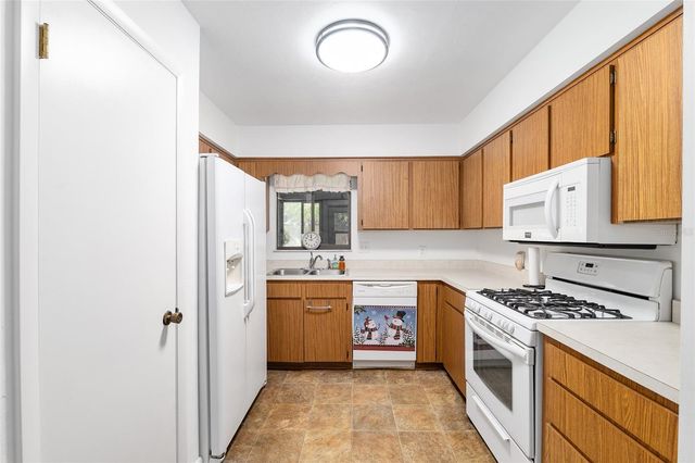 8479 NW 38TH DRIVE, Gainesville, FL 32653