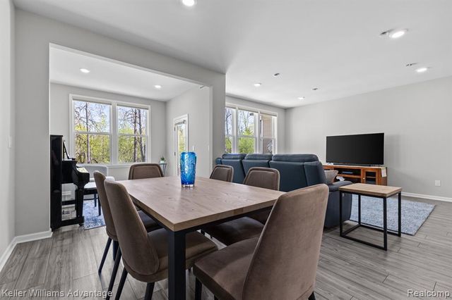 836 Addison Circle, Walled Lake, MI 48390