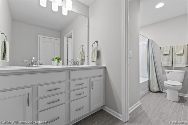 836 Addison Circle, Walled Lake, MI 48390