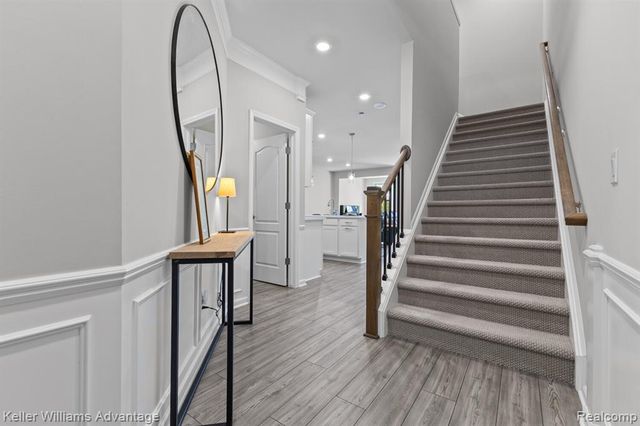 836 Addison Circle, Walled Lake, MI 48390