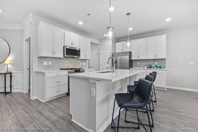 836 Addison Circle, Walled Lake, MI 48390