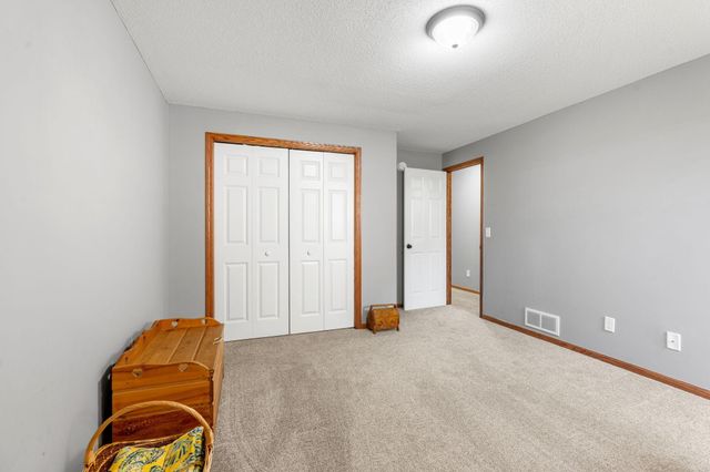 4942 87th Street NE, Monticello, MN 55362
