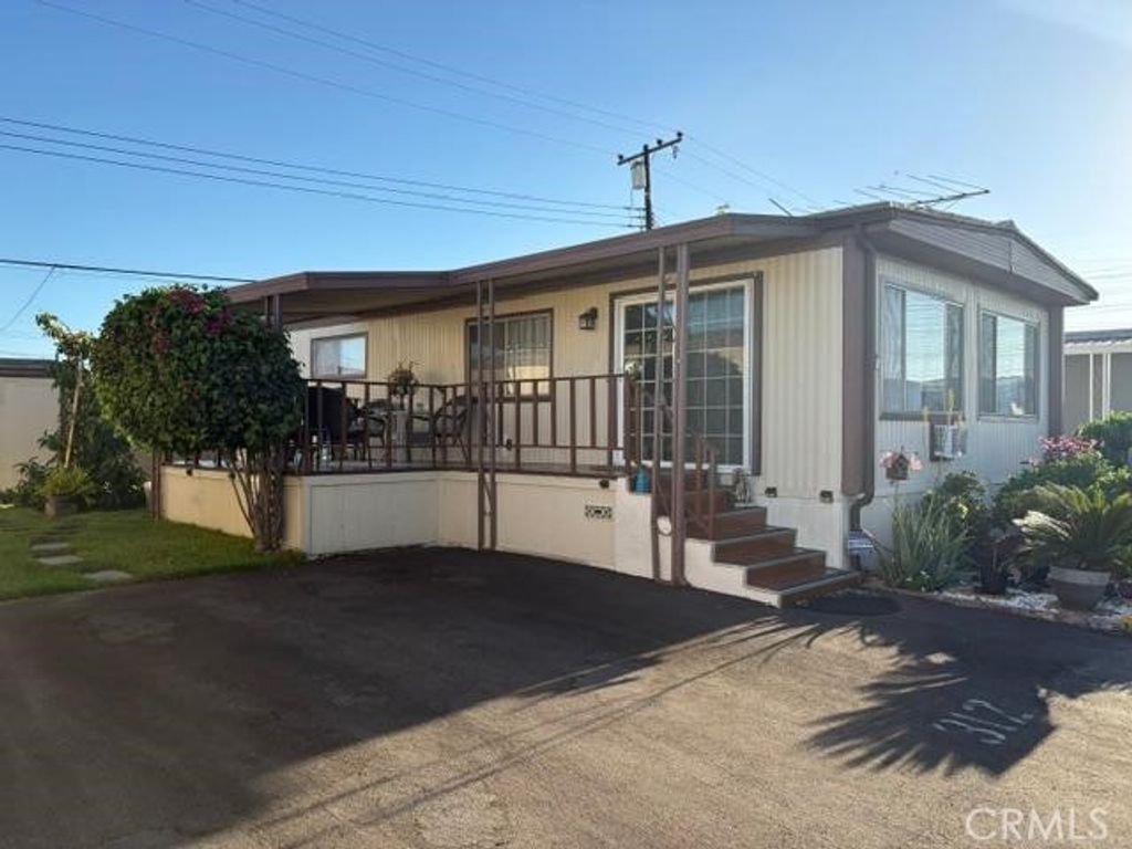 16601 S Garfield Avenue 312, Paramount, CA 90723 — photo 2