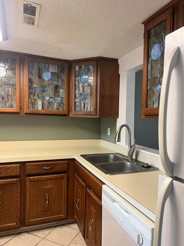 7 Brighton Circle, Charleston, SC 29414