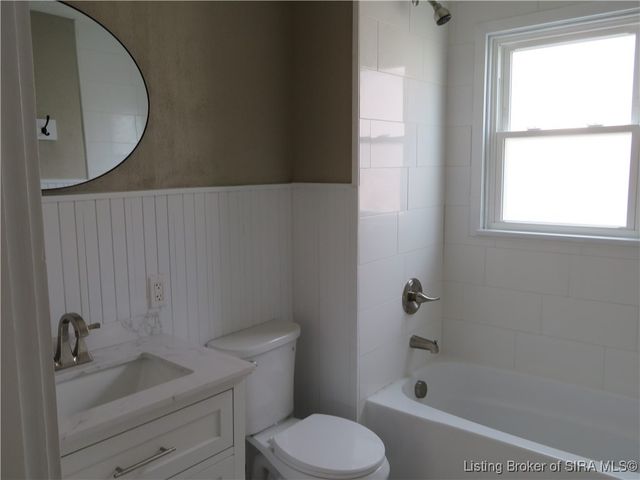 1713 Twin Oaks Drive, New Albany, IN 47150