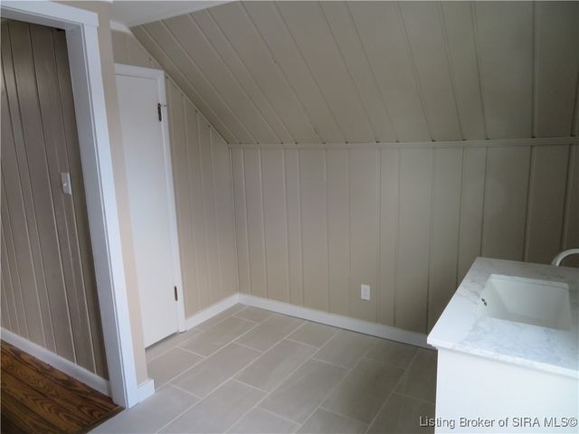 1713 Twin Oaks Drive, New Albany, IN 47150