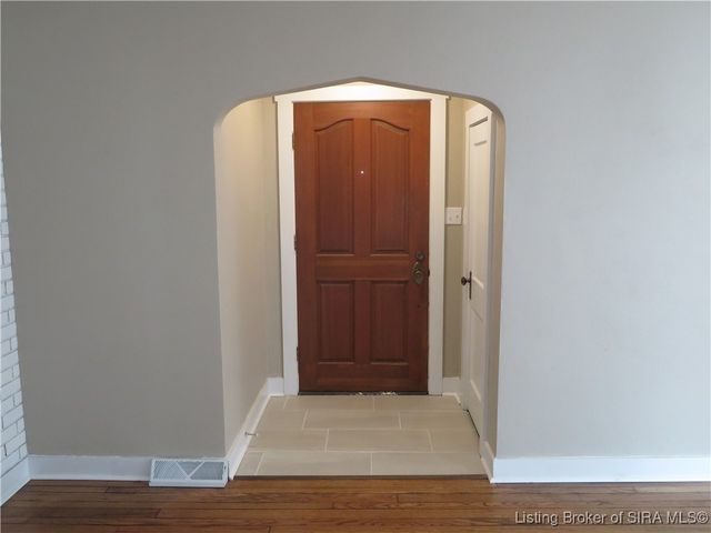 1713 Twin Oaks Drive, New Albany, IN 47150