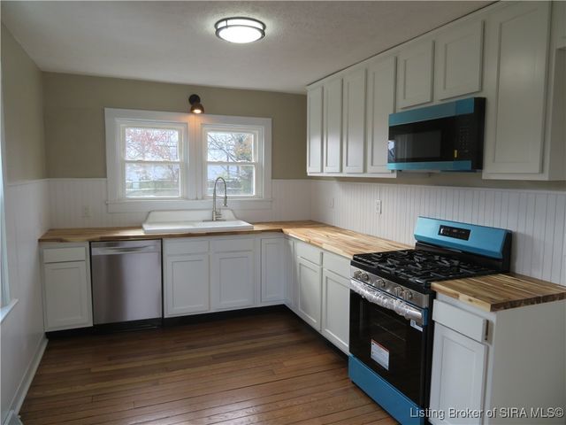 1713 Twin Oaks Drive, New Albany, IN 47150