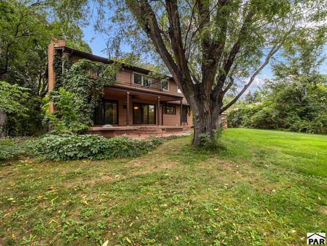 24 Robertson Rd, Pueblo, CO 81001