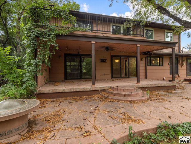 24 Robertson Rd, Pueblo, CO 81001