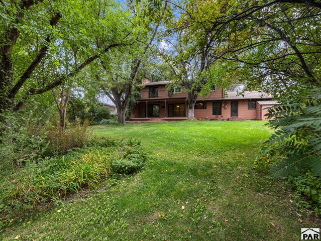 24 Robertson Rd, Pueblo, CO 81001