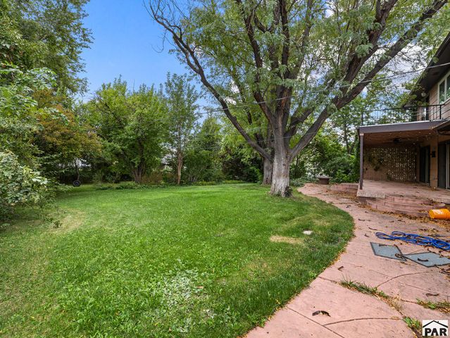 24 Robertson Rd, Pueblo, CO 81001