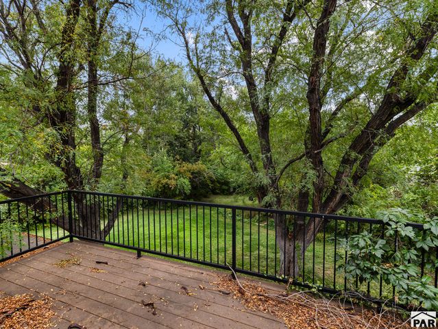24 Robertson Rd, Pueblo, CO 81001