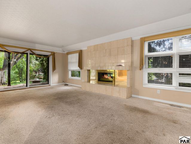 24 Robertson Rd, Pueblo, CO 81001