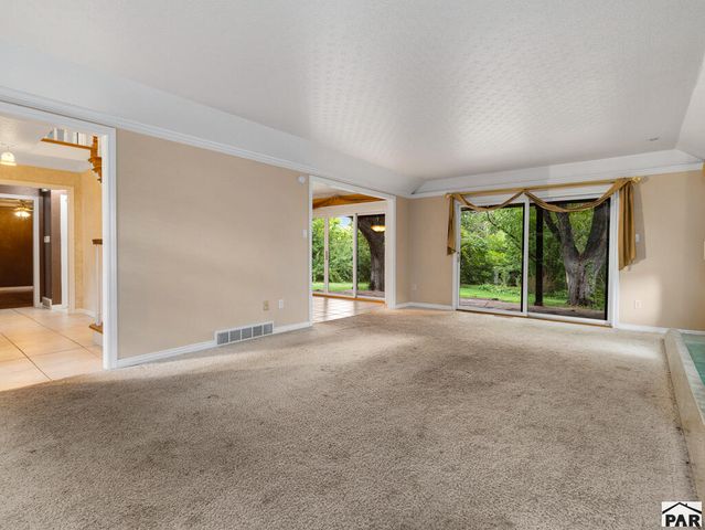 24 Robertson Rd, Pueblo, CO 81001
