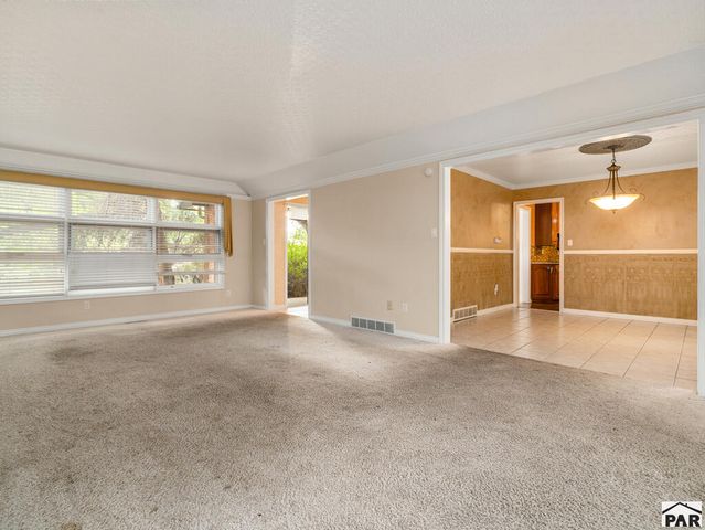 24 Robertson Rd, Pueblo, CO 81001