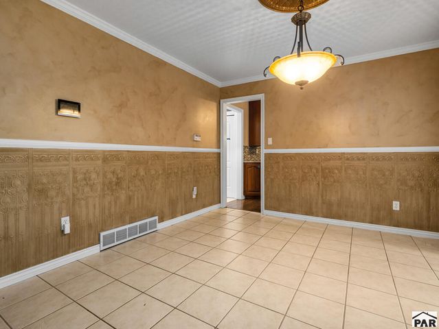 24 Robertson Rd, Pueblo, CO 81001