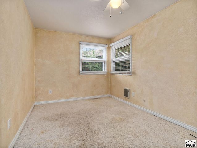 24 Robertson Rd, Pueblo, CO 81001