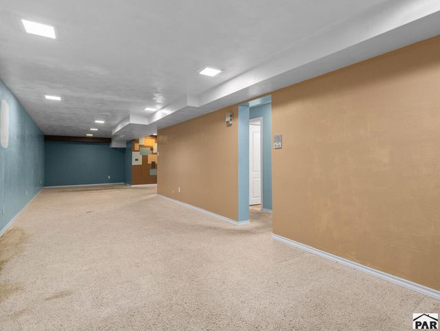24 Robertson Rd, Pueblo, CO 81001