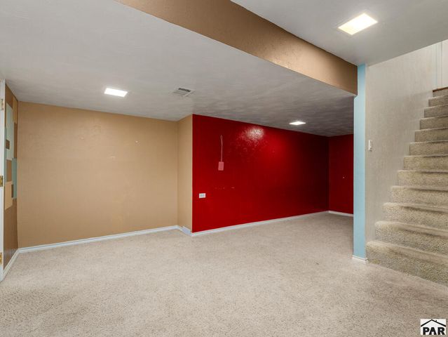 24 Robertson Rd, Pueblo, CO 81001