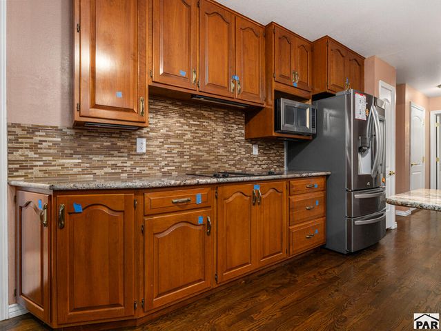 24 Robertson Rd, Pueblo, CO 81001
