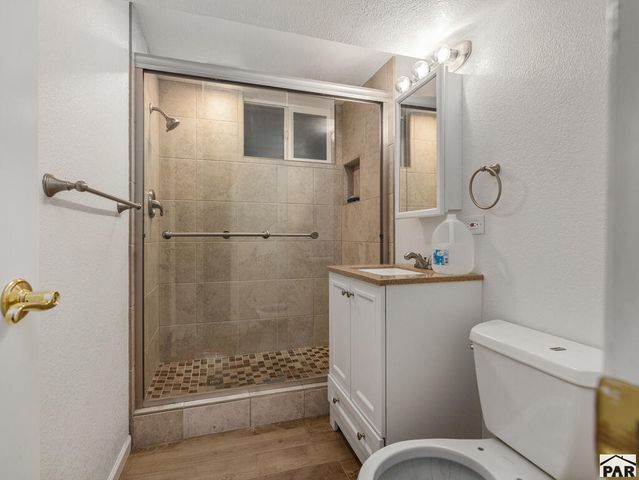 24 Robertson Rd, Pueblo, CO 81001
