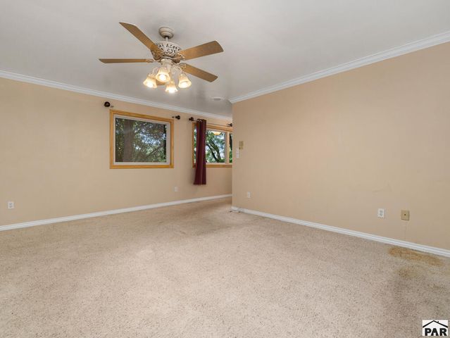 24 Robertson Rd, Pueblo, CO 81001