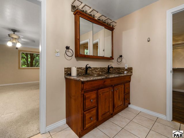24 Robertson Rd, Pueblo, CO 81001