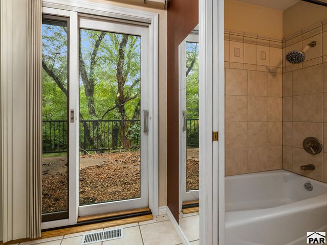 24 Robertson Rd, Pueblo, CO 81001