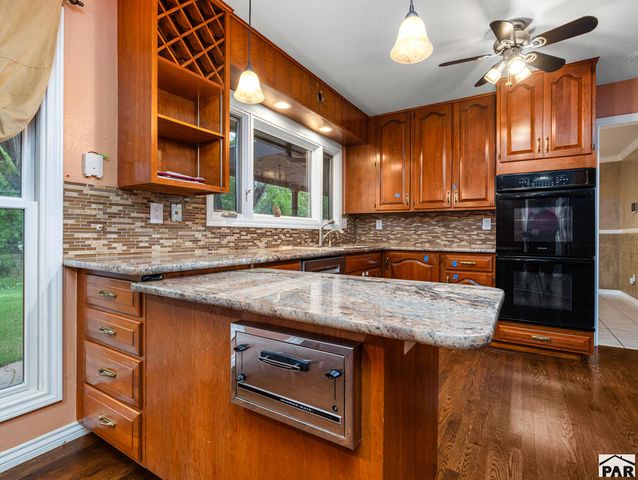 24 Robertson Rd, Pueblo, CO 81001