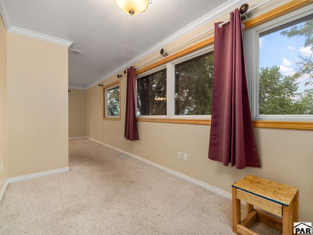 24 Robertson Rd, Pueblo, CO 81001