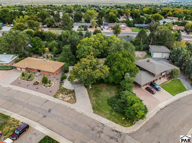 24 Robertson Rd, Pueblo, CO 81001