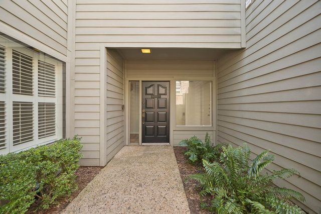 6742 E Northwest Highway, Dallas, TX 75231