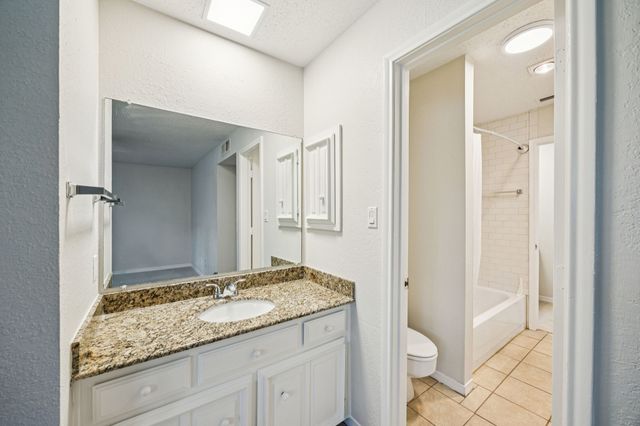 6742 E Northwest Highway, Dallas, TX 75231