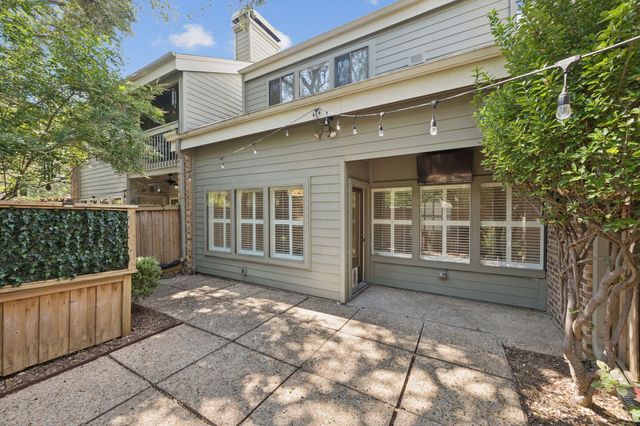 6742 E Northwest Highway, Dallas, TX 75231