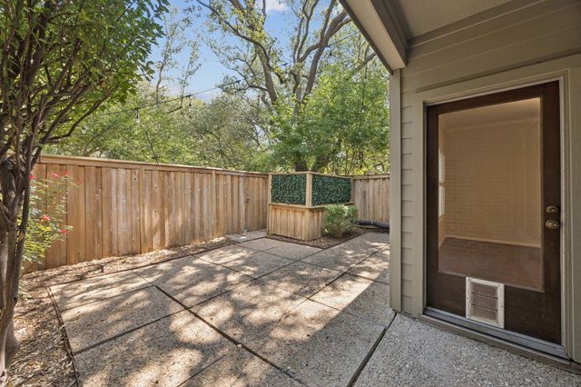 6742 E Northwest Highway, Dallas, TX 75231